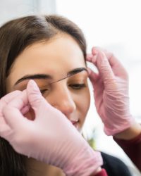 calculation-eyebrow-lines-pretty-model-face